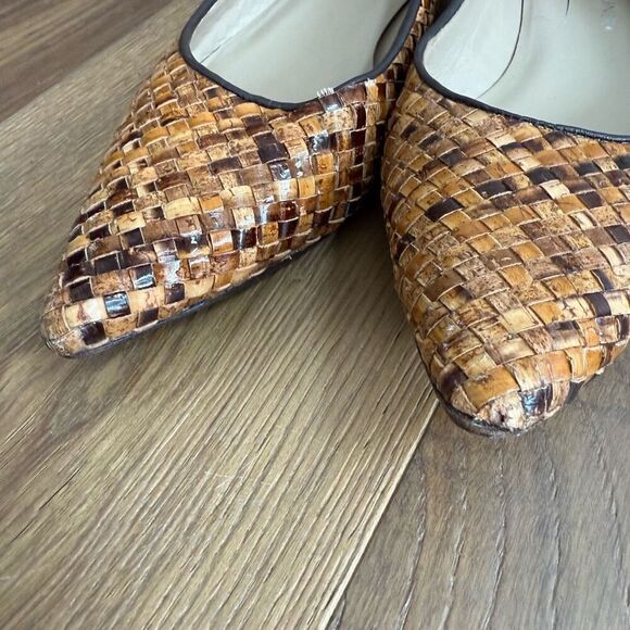 Donald J Pliner Italy Basketweave Leather Pointy Toe 3/4” Wedge Flats 7.5 - Picture 4 of 16